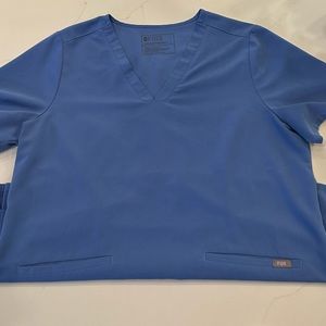 FIGS Casma Three-Pocket Scrub Top - Ceil Blue